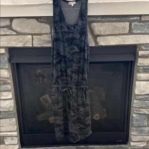 Sundry Evereve Camouflage Sleeveless Dress